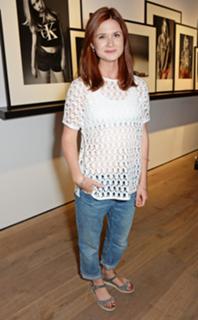 Bonnie Wright feet photo thumbnail
