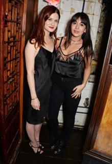 Bonnie Wright feet photo thumbnail