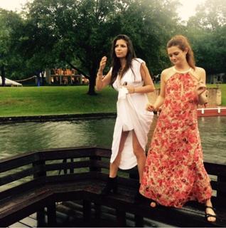 Bonnie Wright feet photo thumbnail