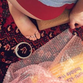 Bonnie Wright feet photo thumbnail