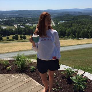 Bonnie Wright feet photo thumbnail