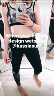 Bonnie Wright feet photo thumbnail