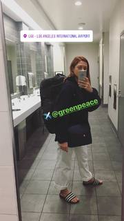 Bonnie Wright feet photo thumbnail