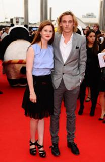 Bonnie Wright feet photo thumbnail