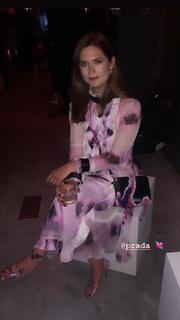Bonnie Wright feet photo thumbnail