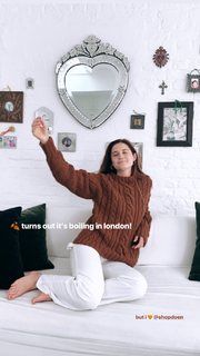 Bonnie Wright feet photo thumbnail
