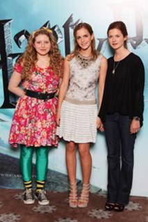 Bonnie Wright feet photo thumbnail
