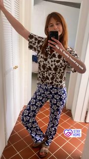 Bonnie Wright feet photo thumbnail