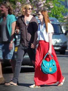 Bonnie Wright feet photo thumbnail