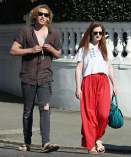 Bonnie Wright feet photo thumbnail