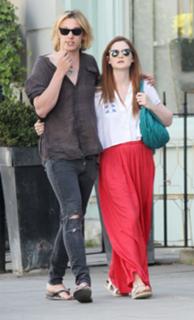 Bonnie Wright feet photo thumbnail