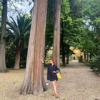 Bonnie Wright feet photo thumbnail