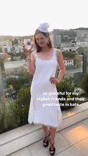 Bonnie Wright feet photo thumbnail
