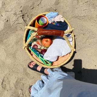 Bonnie Wright feet photo thumbnail