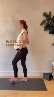 Bonnie Wright feet photo thumbnail