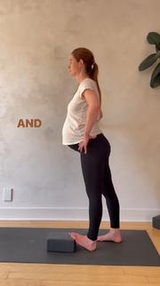 Bonnie Wright feet photo thumbnail