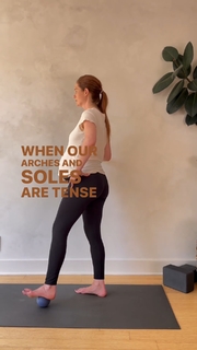 Bonnie Wright feet photo thumbnail