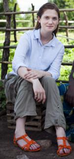 Bonnie Wright feet photo thumbnail