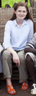 Bonnie Wright feet photo thumbnail