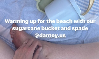 Bonnie Wright feet photo thumbnail