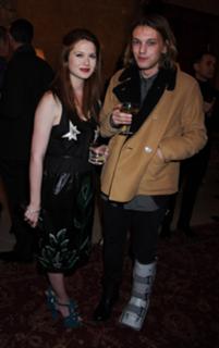 Bonnie Wright feet photo thumbnail
