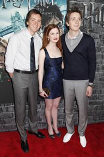 Bonnie Wright feet photo thumbnail