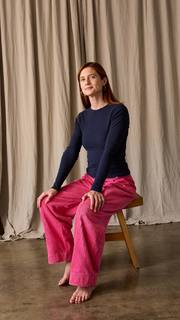 Bonnie Wright feet photo thumbnail