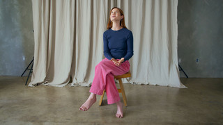Bonnie Wright feet photo thumbnail