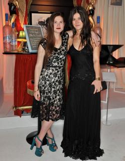 Bonnie Wright feet photo thumbnail