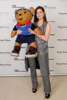 Bonnie Wright feet photo thumbnail
