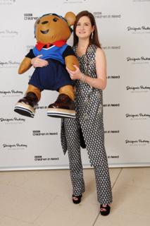 Bonnie Wright feet photo thumbnail