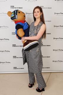 Bonnie Wright feet photo thumbnail