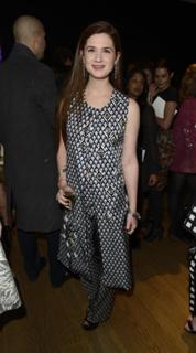 Bonnie Wright feet photo thumbnail