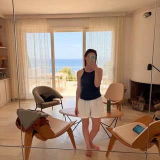 Bonnie Wright feet photo thumbnail