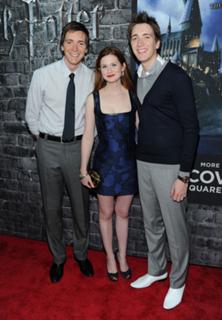 Bonnie Wright feet photo thumbnail