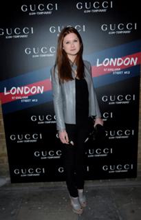 Bonnie Wright feet photo thumbnail