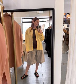 Bonnie Wright feet photo 2