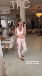 Bonnie Wright feet photo 1