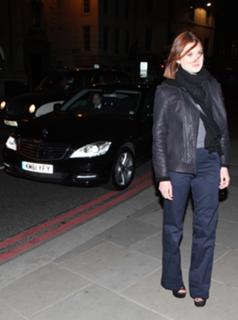 Bonnie Wright feet photo thumbnail