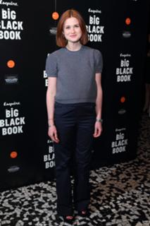 Bonnie Wright feet photo thumbnail