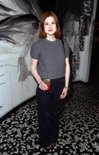 Bonnie Wright feet photo thumbnail