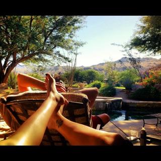 Brandi Cyrus feet photo 7