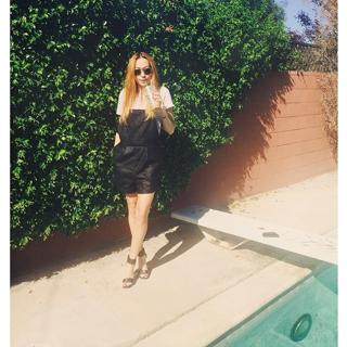 Brandi Cyrus feet photo 1