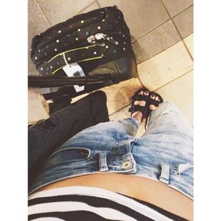 Brandi Cyrus feet photo 15