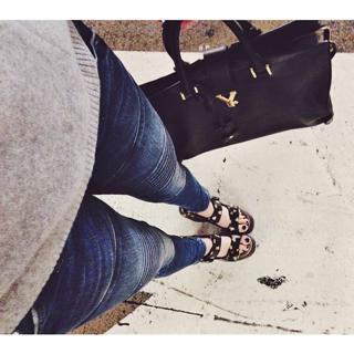 Brandi Cyrus feet photo 11