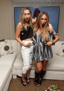 Brandi Cyrus feet photo 2