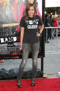 Brandi Cyrus feet photo 9