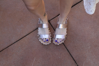 Brandi Cyrus feet photo 11