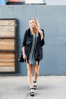 Brandi Cyrus feet photo 16