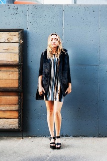 Brandi Cyrus feet photo 14